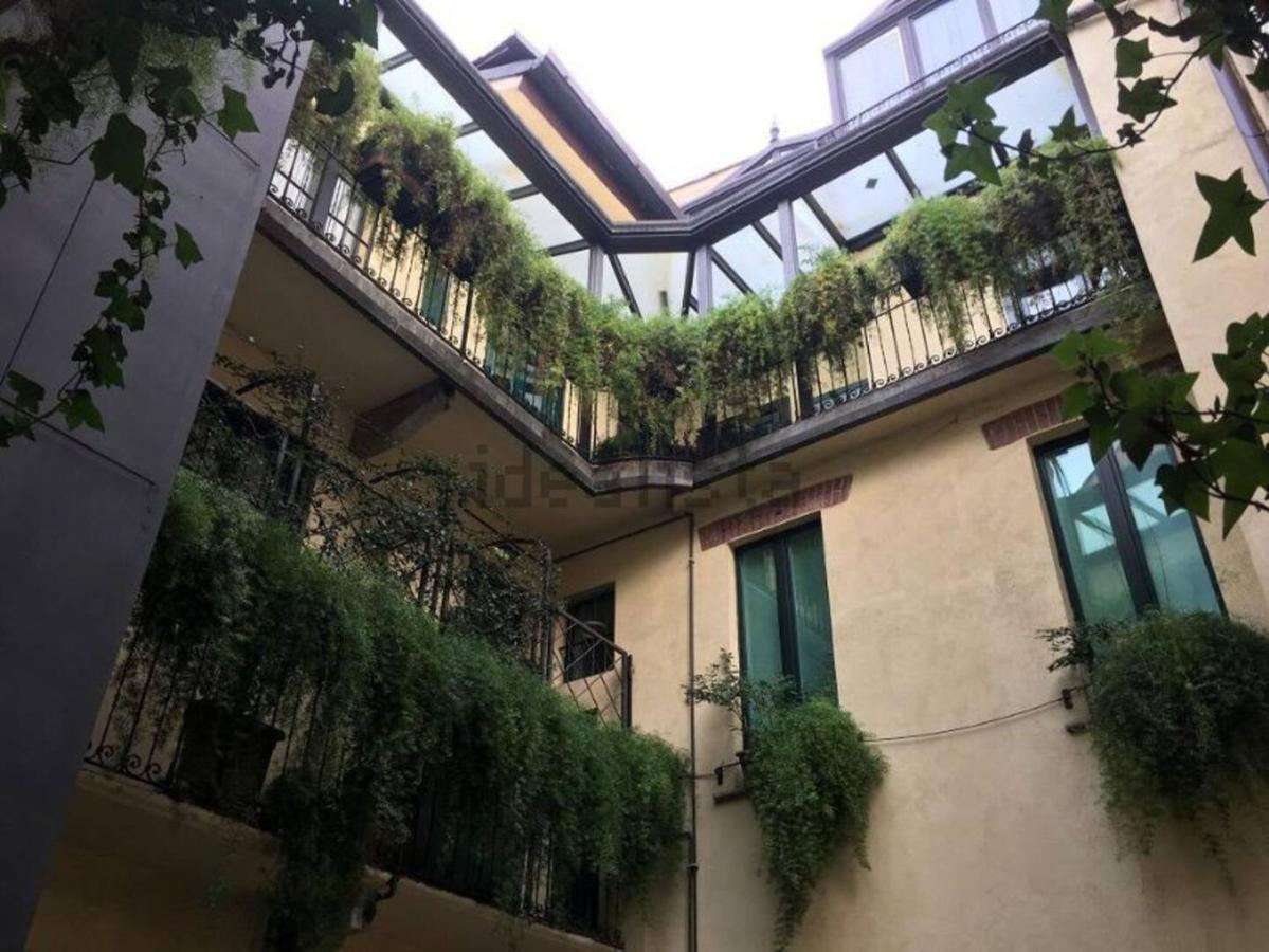Hl Luxury Duomo Apartment - Via Torino, Montenapoleone Milaan Buitenkant foto